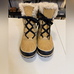 Sorel Women’s Tivoli II Snow Boots SZ 8 Waterproof